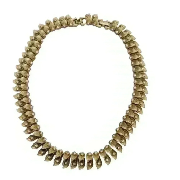 Vintage Necklace Gold Textured Double Leaf Leaves Layered Rhinestone Accents - Picture 3 of 9